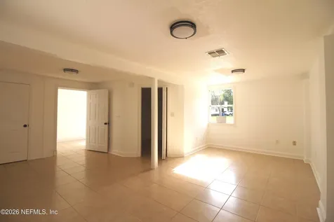 1304 King Arthur Road Jacksonville FL 32211