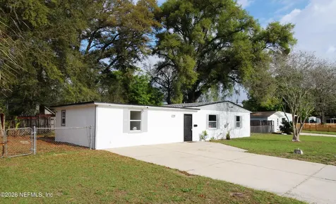 1304 King Arthur Road Jacksonville FL 32211