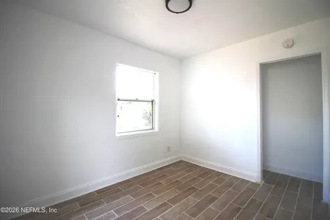 1304 King Arthur Road Jacksonville FL 32211