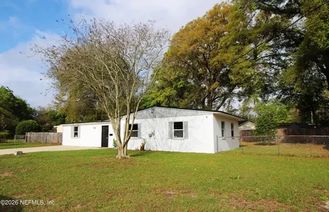 1304 King Arthur Road Jacksonville FL 32211