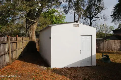 1304 King Arthur Road Jacksonville FL 32211