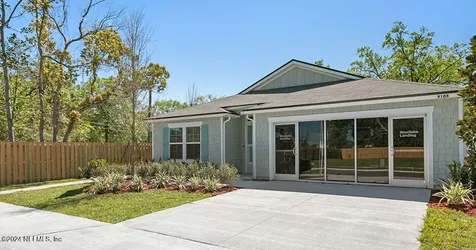 9108 Red Bird Lane Jacksonville FL 32220