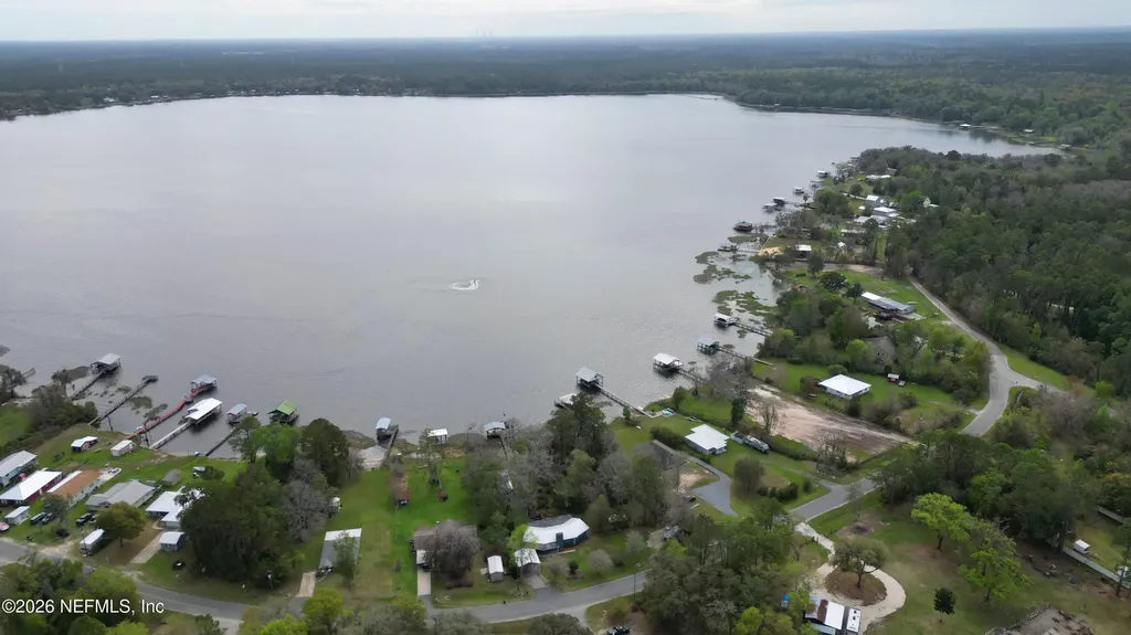 176 Lake Drive Florahome FL 32140