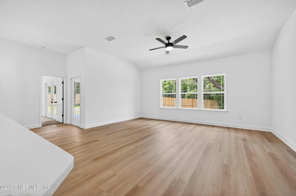 251 Swan Lake Drive Melrose FL 32666