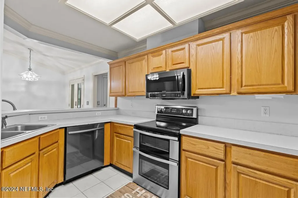 1242 King James Place Jacksonville FL 32218