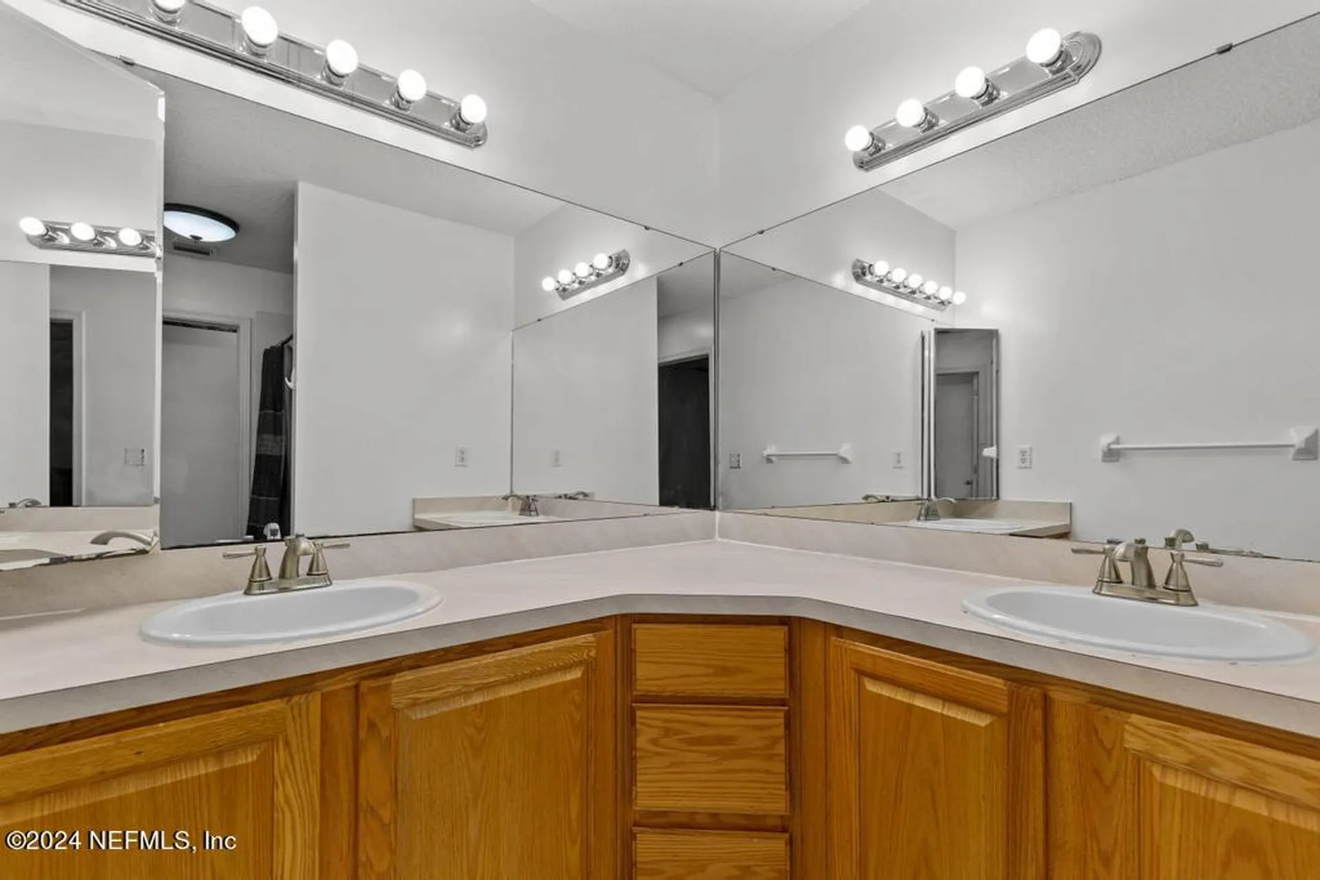 1242 King James Place Jacksonville FL 32218