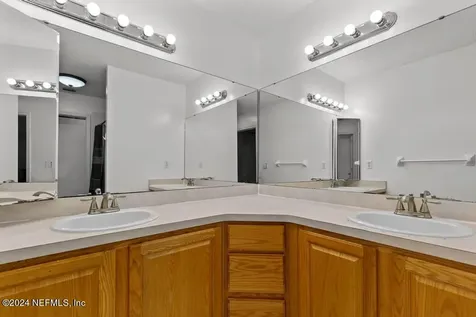 1242 King James Place Jacksonville FL 32218