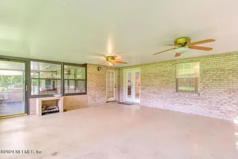 1242 King James Place Jacksonville FL 32218