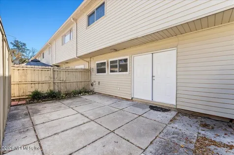 8140 Sutton Place Jacksonville FL 32217