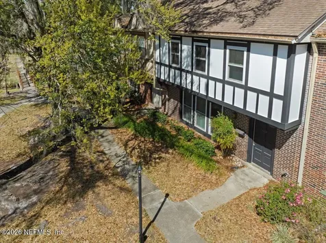 8140 Sutton Place Jacksonville FL 32217