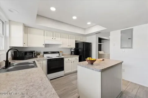 8140 Sutton Place Jacksonville FL 32217