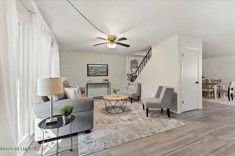 8140 Sutton Place Jacksonville FL 32217