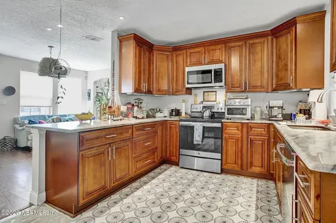 1327 Macarthur Street Jacksonville FL 32205