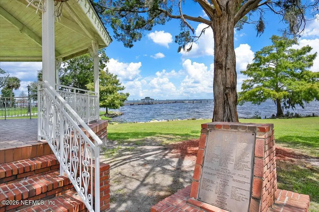 708 Myrtle Avenue Green Cove Springs FL 32043