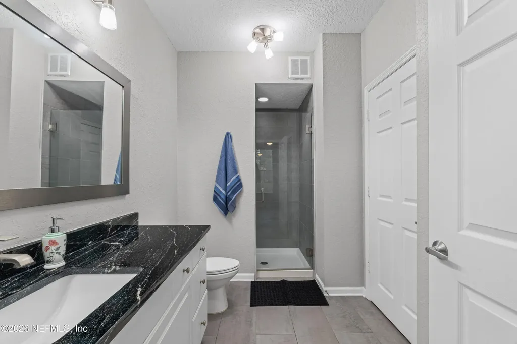 8539 Gate Parkway W Jacksonville FL 32216
