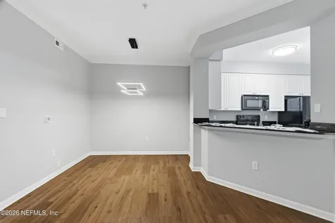 8539 Gate Parkway W Jacksonville FL 32216
