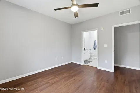8539 Gate Parkway W Jacksonville FL 32216