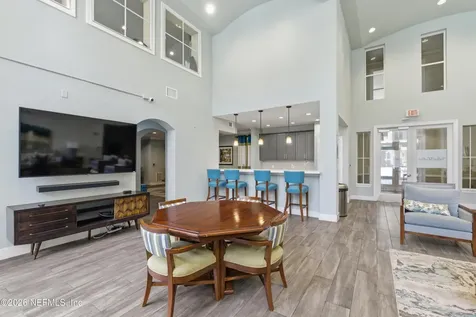 8539 Gate Parkway W Jacksonville FL 32216