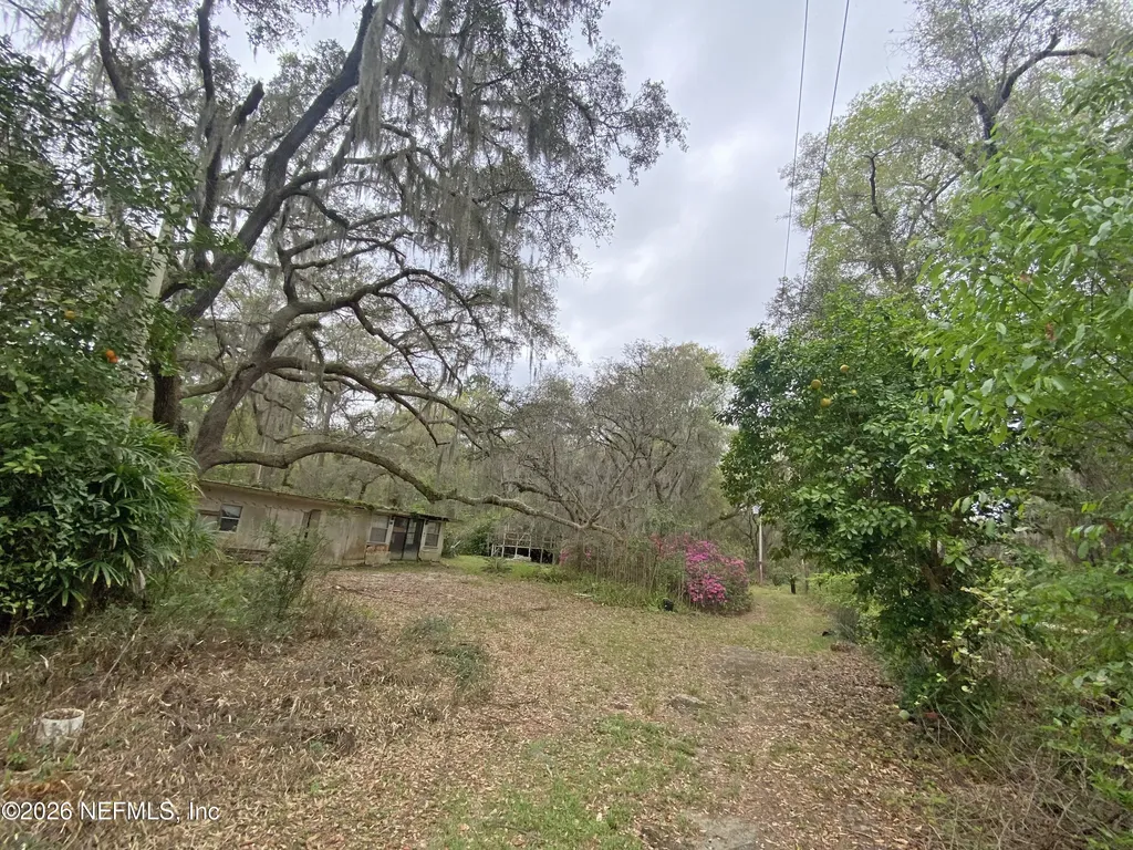 119 Twin Lakes Road Hawthorne FL 32640