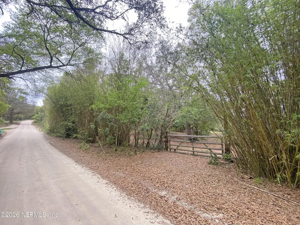 119 Twin Lakes Road Hawthorne FL 32640