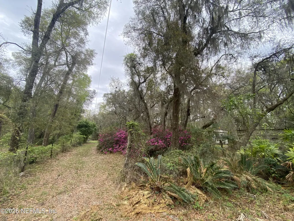 119 Twin Lakes Road Hawthorne FL 32640