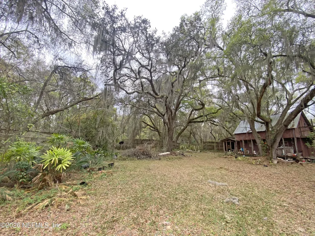 119 Twin Lakes Road Hawthorne FL 32640