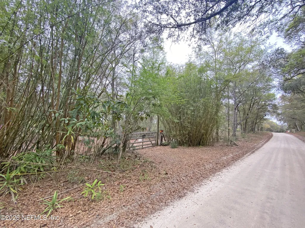 119 Twin Lakes Road Hawthorne FL 32640