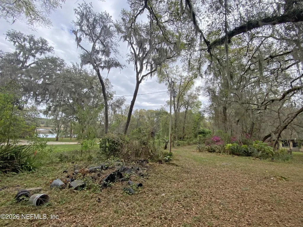 119 Twin Lakes Road Hawthorne FL 32640