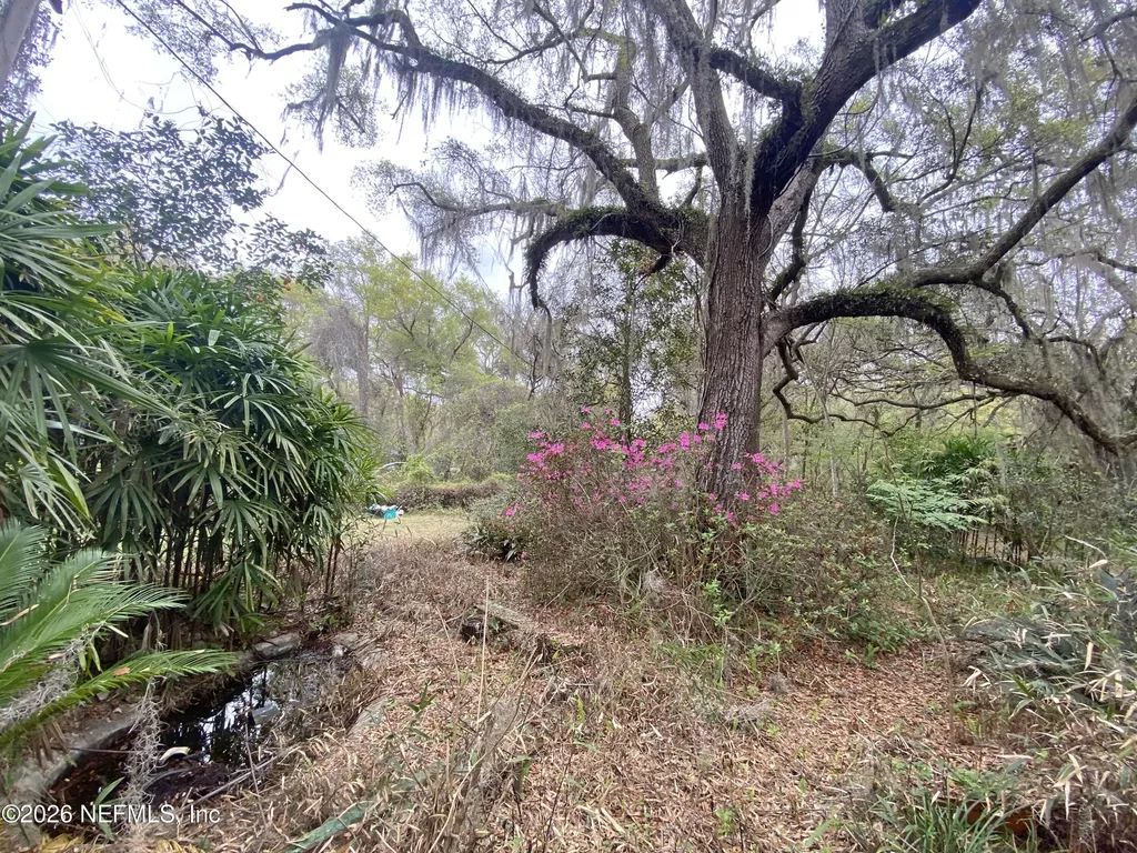 119 Twin Lakes Road Hawthorne FL 32640