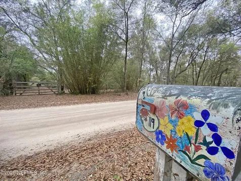 119 Twin Lakes Road Hawthorne FL 32640