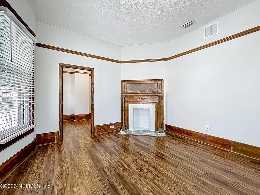 138 E Duval Street Jacksonville FL 32202