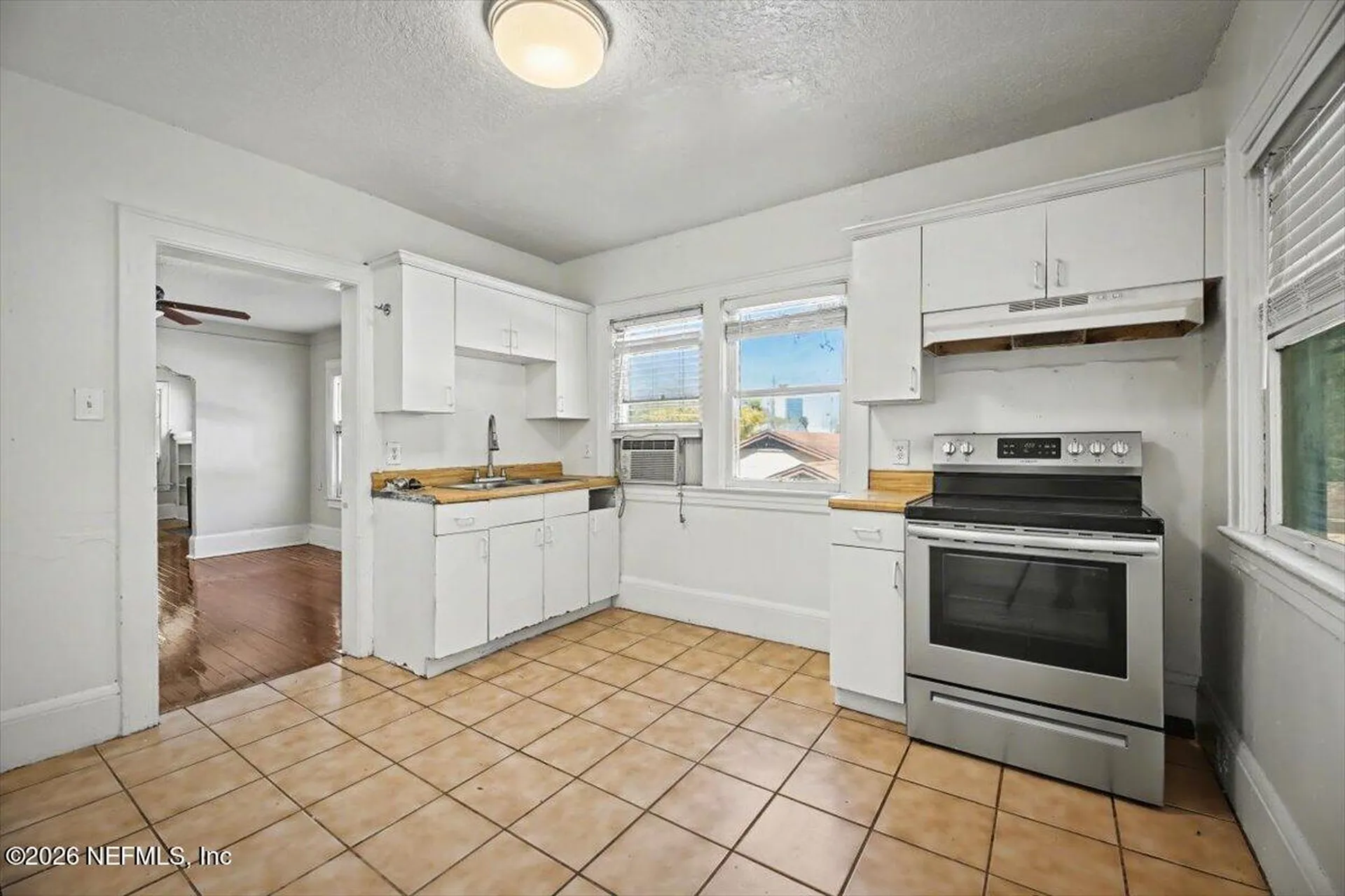 1527 Naldo Avenue Jacksonville FL 32207