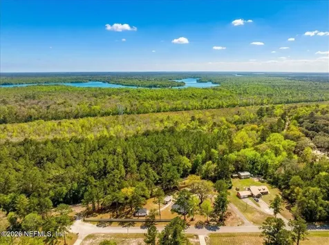 129 Grassy Lane Palatka FL 32177