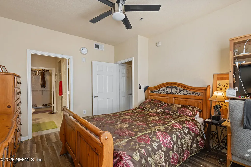 8539 Gate Parkway W Jacksonville FL 32216