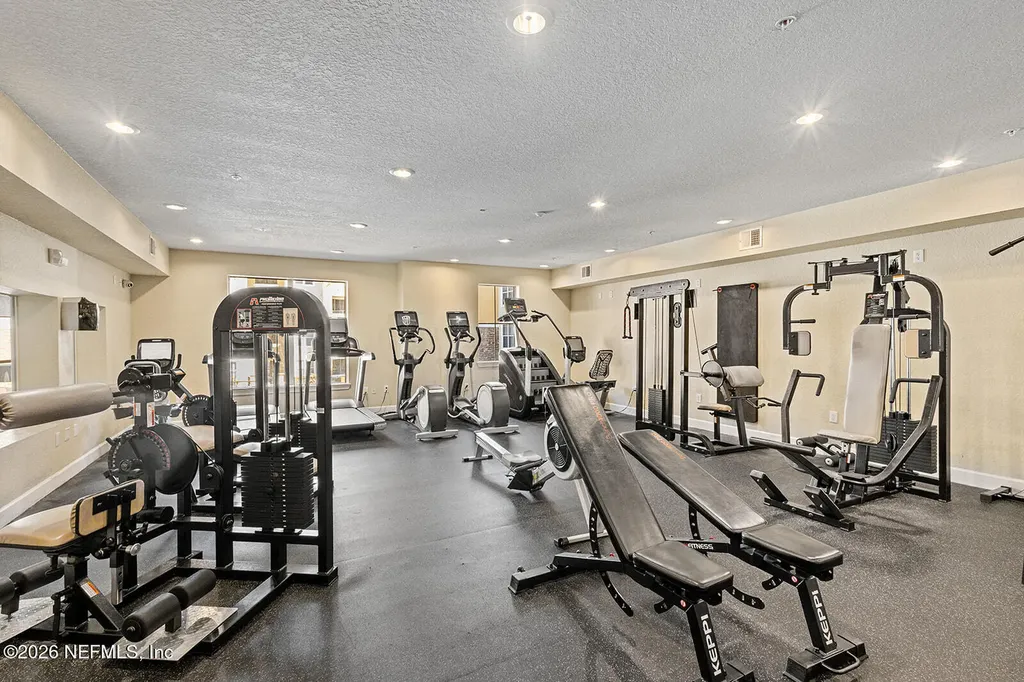8539 Gate Parkway W Jacksonville FL 32216