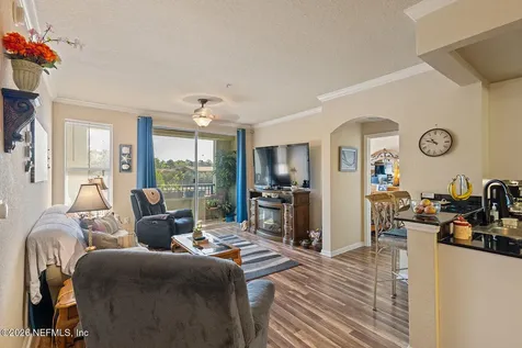 8539 Gate Parkway W Jacksonville FL 32216