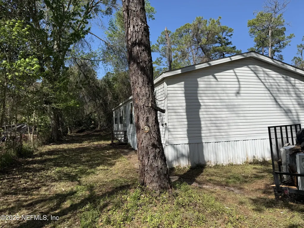 203 Quail Hollow Road Satsuma FL 32189