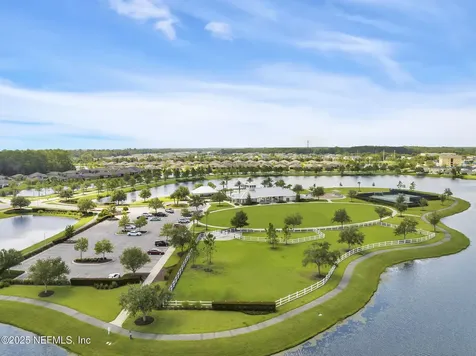 579 Blind Oak Circle St. Johns FL 32095