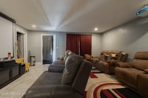 7949 Tallahassee Avenue Jacksonville FL 32208