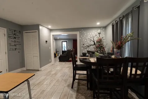 7949 Tallahassee Avenue Jacksonville FL 32208