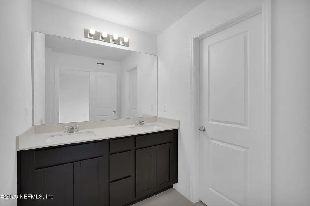10128 Whistling Pne Court Jacksonville FL 32221