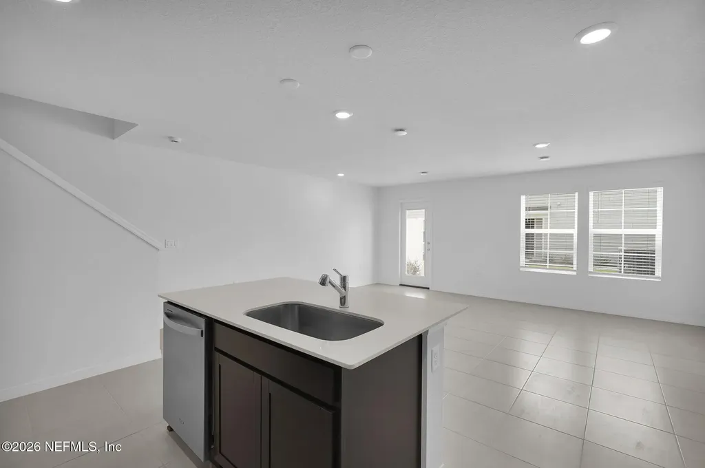 10128 Whistling Pne Court Jacksonville FL 32221