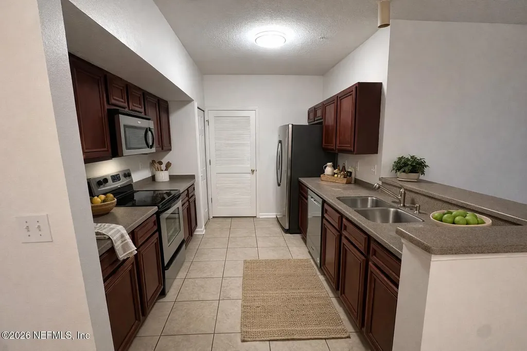 8227 Lobster Bay Court Jacksonville FL 32256