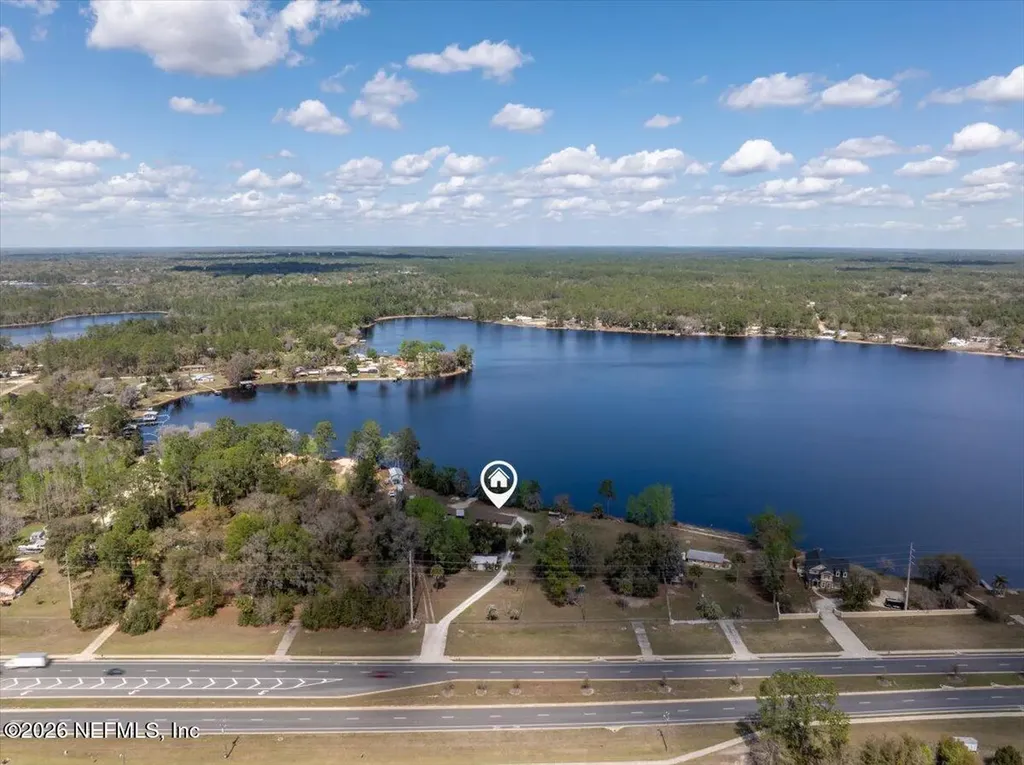 986 State Road 20 Interlachen FL 32148