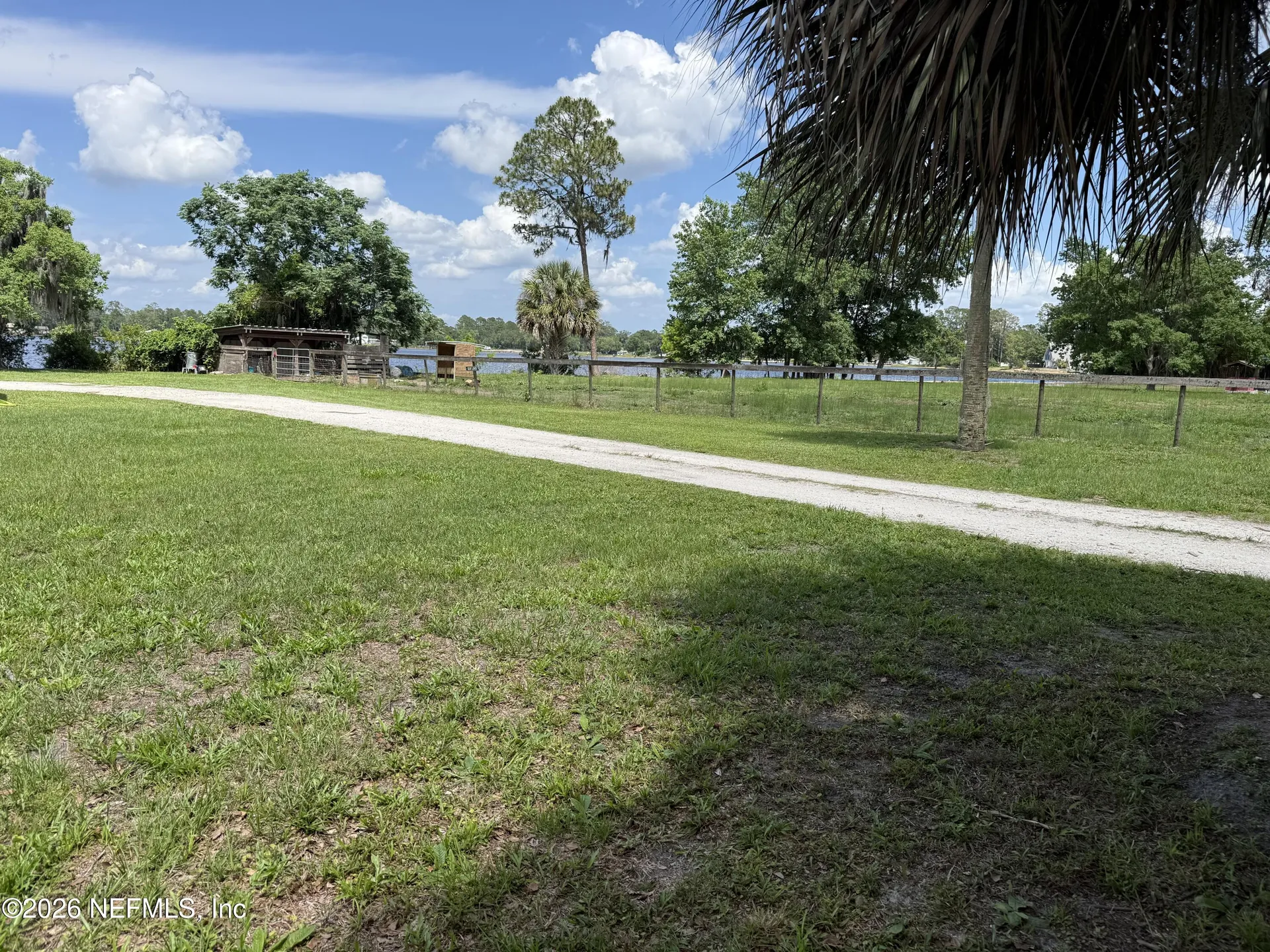 986 State Road 20 Interlachen FL 32148
