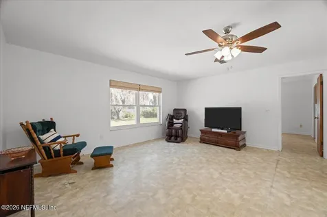 986 State Road 20 Interlachen FL 32148