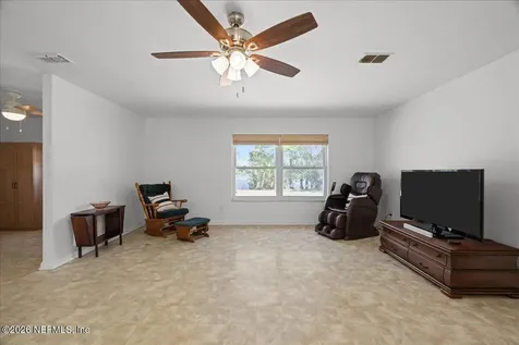 986 State Road 20 Interlachen FL 32148