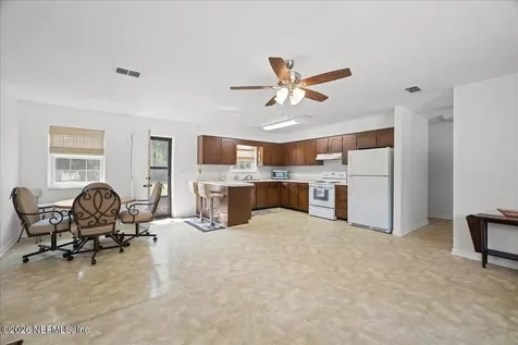 986 State Road 20 Interlachen FL 32148