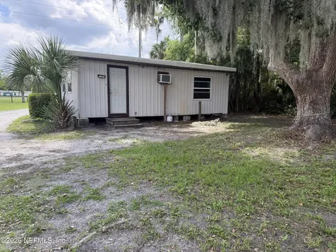 986 State Road 20 Interlachen FL 32148