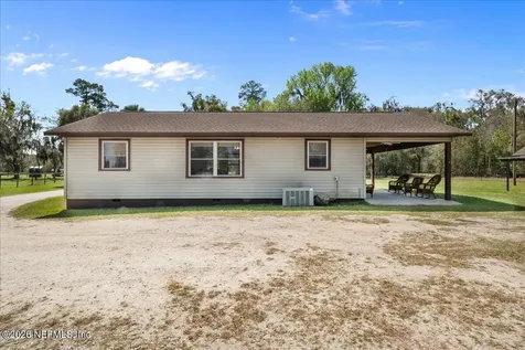 986 State Road 20 Interlachen FL 32148
